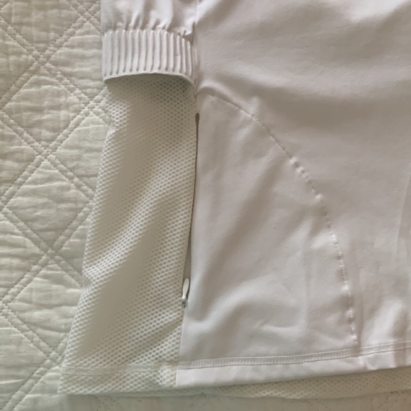 FABLETICS Performance Jacket Size Medium - Picture 7 of 9